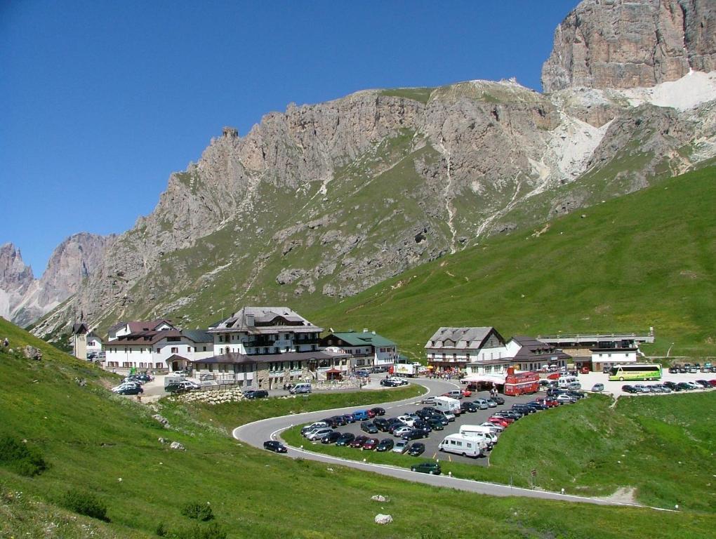 Hotel Savoia Canazei Kültér fotó